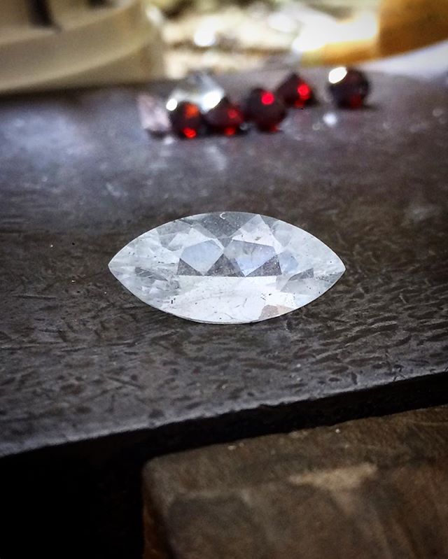 Some people call them "flaws" but to me natural inclusions can be beautiful! This Topaz has something so special about it. The veil of inclusions give it crisp white frosty glow. The facets are big and flashy. Can't wait to incorporate this into a design!