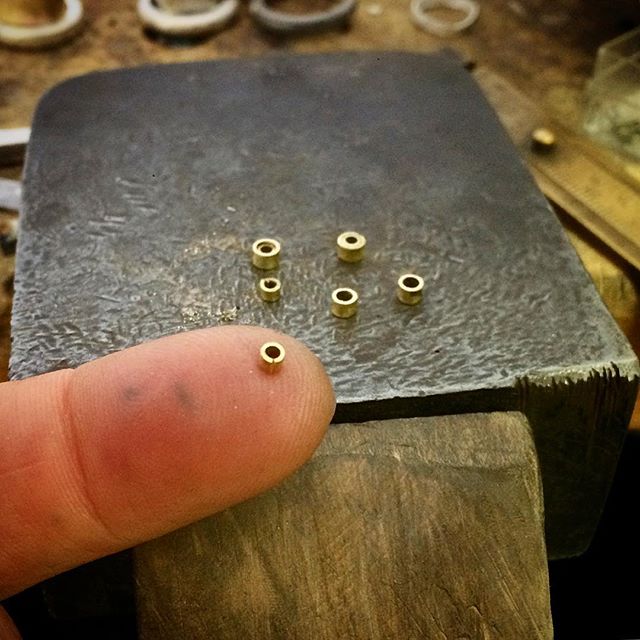 Tiny little gold bezels that need even tinier little inner bezels! All from a recycled 18ct ring. You can usually use Chenier but it wasn't possible with the amount of gold I had to play with. Fiddly but worth it!