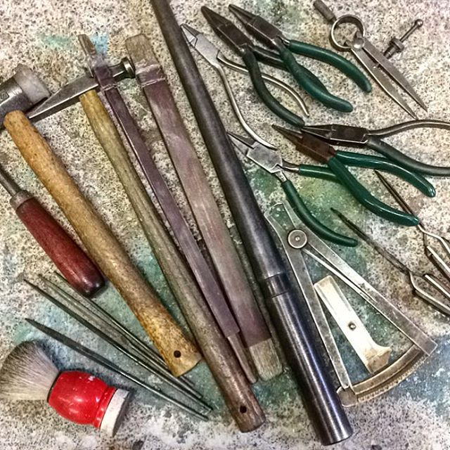 Cool to think I have had these actual tools since I was 17! Don't know where my original saw frame is but I got a better one. I was given these tools when I started my apprenticeship and had to pay them off over time out of my tiny first year wage. They'll be with me forever