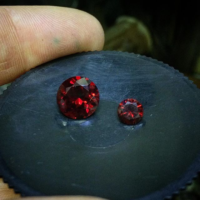 I've had the larger garnet (origin unknown)  for over a decade and it's finally getting paired up with this little Aussie garnet from Harts Range, Northern Territory in a silver free formed ring with a touch of gold. More stunning I real life!!