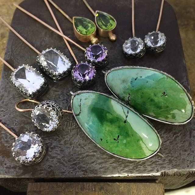 Lots of pretty earrings finally in the finishing stage and about 5 more pairs to add to this. A real variety ranging from the big chrysocolla one I cut to simple silver gallery wire with rose gold hooks to the stunning Peridot set in Rose and White Gold. All will be out before Christmas?