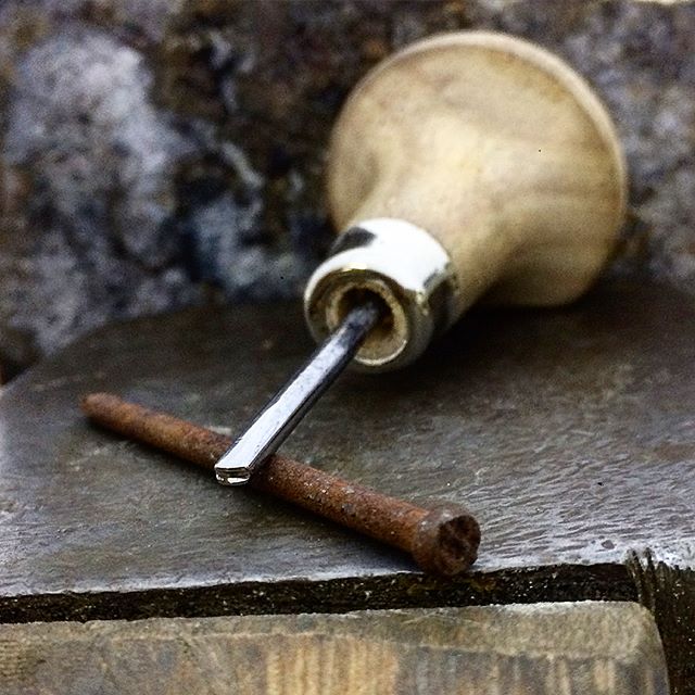 One of the cool things about being a crafts person is making your own tools when you need them. This morning I made a claw setter out of a rusty old nail. I ground of the ends, cleaned off the rust and used a diamond embedded burr to make the groove. The handle is removable and used for other bits. A hand held tool used to basically push claws over a stone. I didn't have one so now I do