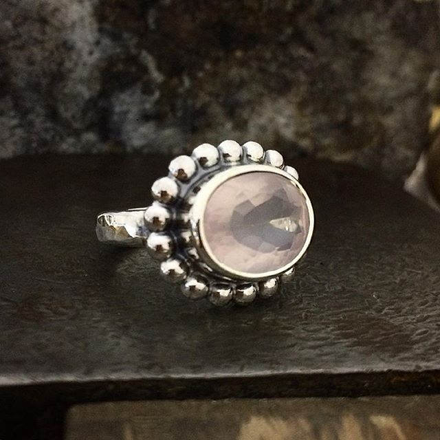 Pretty pale Rose Quartz set in sterling silver. It's a fun design with a little dark side on its way to @theempressandwolf Daylesford Victoria. Size N.