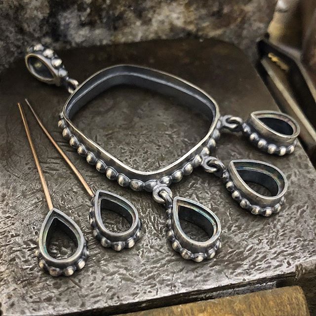 Went a bit wild with the bead wire again! A bit more polishing to go. Love the effect and the contrast after I antiqued them. Can’t wait to set these!....going to be quite unusual!