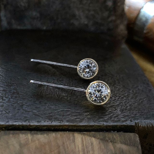 Two more pairs of earrings in this design off to @peninsulagalleries in Red Hill Victoria. Killiecrankie Diamonds/Topaz from Flinders Island Tasmania. Rounds and ovals set in yellow gold and silver. More to come in this design, possibly some coloured gems, thinking Blue Topaz and Peridot!