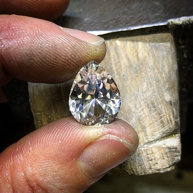 Nice big 11.5ct colourless Killiecrankie Diamond/Topaz from Flinders Island Tasmania. It’s just gotta be a ring!! It’s big enough for a striking pendant but who wouldn’t love staring at it on their hand all day long now just got to decide on the design! Simplicity I reckon!!